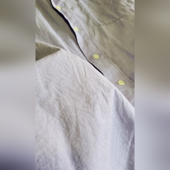 Izod Men's Size Medium Light Purple Button Down Shirt - Picture 4 of 5